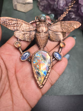 Load image into Gallery viewer, REAL Cicada w Labradorite, Citrine &amp; Blue Kyanite
