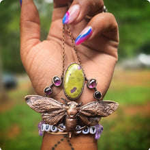 Load image into Gallery viewer, REAL Cicada w Atlantisite &amp; Amethyst