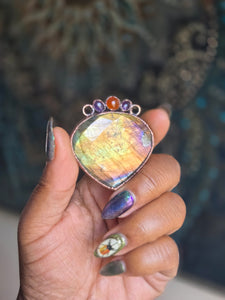 Sunset Labradorite w Carnelian & Amethyst