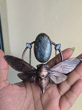 Load image into Gallery viewer, Moss Indigo Kyanite &amp; Moonstone Cicada