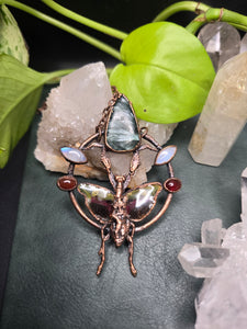 REAL Mantis w Seraphinite, Moonstone & Carnelian