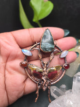 Load image into Gallery viewer, REAL Mantis w Seraphinite, Moonstone &amp; Carnelian