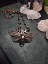 Load image into Gallery viewer, REAL Cicada w Labradorite &amp; Piertersite Chain