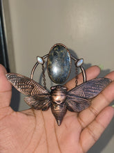 Load image into Gallery viewer, Moss Indigo Kyanite &amp; Moonstone Cicada
