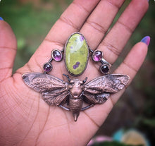 Load image into Gallery viewer, REAL Cicada w Atlantisite &amp; Amethyst