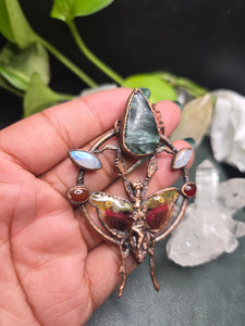 REAL Mantis w Seraphinite, Moonstone & Carnelian
