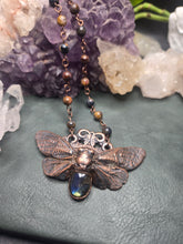 Load image into Gallery viewer, REAL Cicada w Labradorite &amp; Piertersite Chain